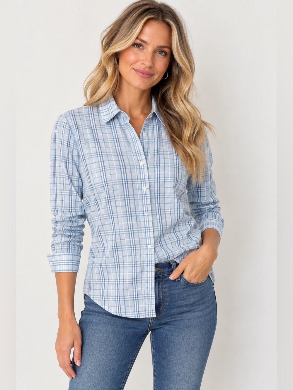 Van Heusen Light Blue Plaid Button Front Shirt Women’s Small Long Sleeve Classic